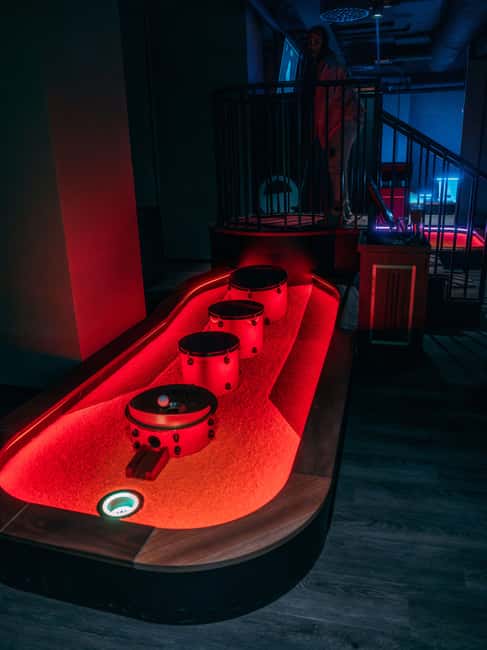 Bergen: High-Tech Minigolf in Top Bergen Activity Bar! - What Alltid Opplett adds to ordinary minigolf