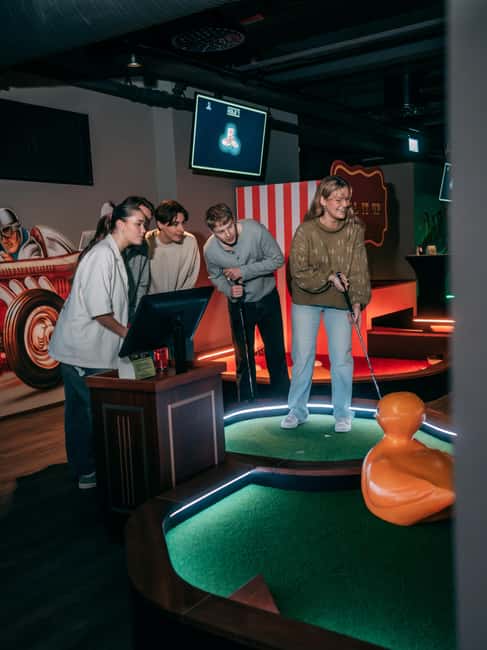 Bergen: High-Tech Minigolf in Top Bergen Activity Bar! - The Fjellstuen department and synthetic-ice curling