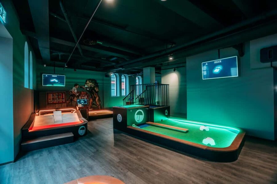 Bergen: High-Tech Minigolf in Top Bergen Activity Bar! - Is $27 good value for one hour?