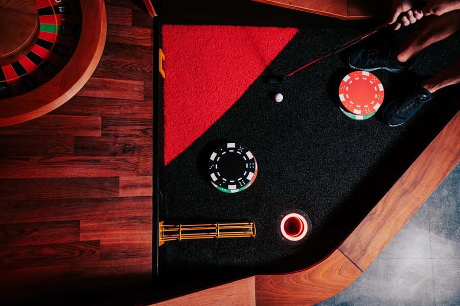 Bergen: High-Tech Minigolf in Top Bergen Activity Bar! - How the 18-hole session works