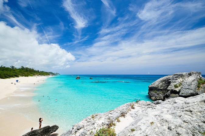 Bermuda Beach Bonfire with Dark and Stormy Cocktail Included - Timing: three hours or four?