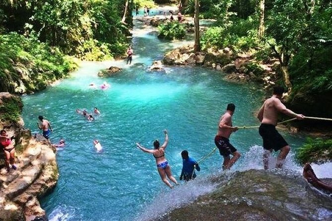 Blue Hole, Dunn's River Falls + Lunch & Cocktails at Bamboo Beach - One day, three very different Jamaican stops