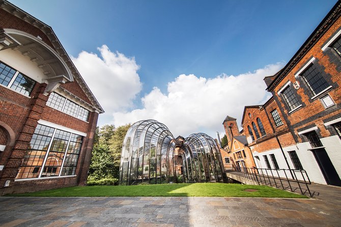 Bombay Sapphire Gin Distillery Tour and Cocktail - The cinema room gives you the basic story