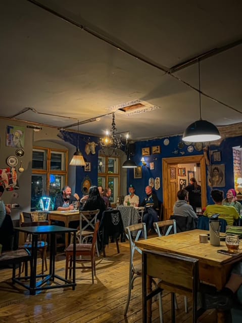 Brașov Top Craft Beer & Secret Bars Tour with Local Guide - Quick points about this Brașov beer tour
