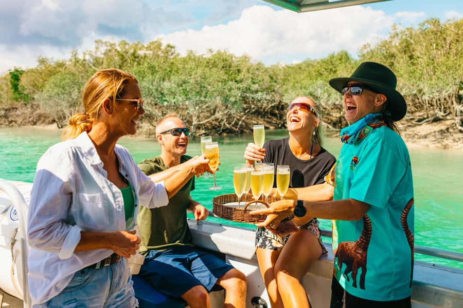 BROOME: DINOSAUR ADVENTURE CRUISE - With Tapas and Cocktail - From your hotel to Roebuck Bay