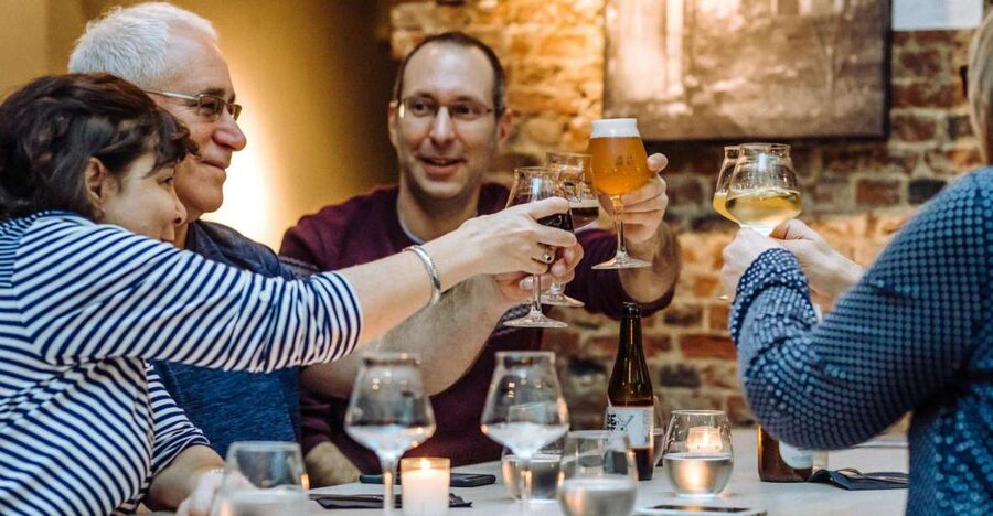 Brussels: Private Beers, Bars, and Live Music Tour by Night - Belgian beer at Au Bassin