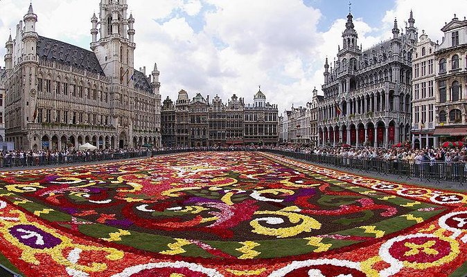 Brussels Pub Crawl - Nightlife & Party Experience - Key points to know before booking