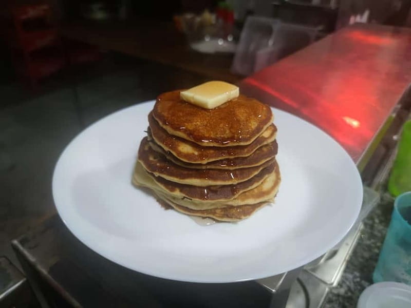 Budapest: 4-hour Bottomless Brunch w/ Cocktails & Craft Beer - The food: American comfort food with plenty of fuel