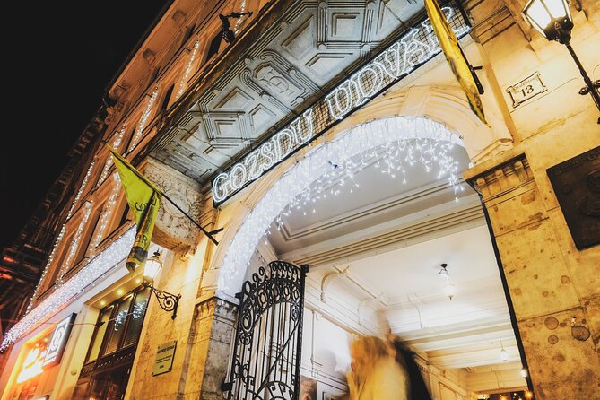 Budapest Night Tour with Drinks, Ruin Bars and Club - Private attention versus possible group size