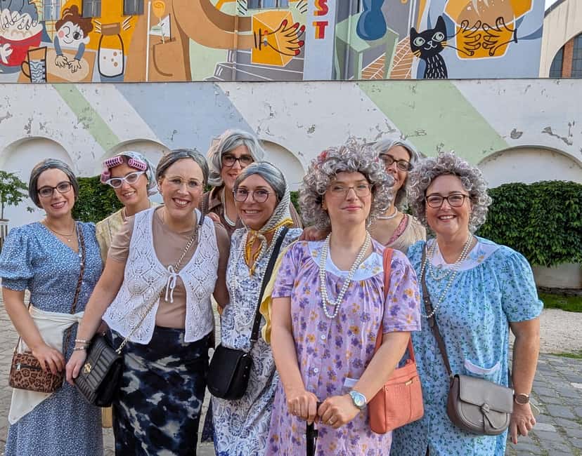 Budapest: Ruin Bars, Street Art, and Jewish Quarter Tour - What the guide adds to the experience