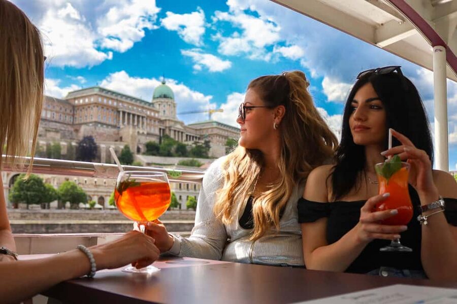 Budapest: Sunset Cocktail Cruise - Key things to know before boarding
