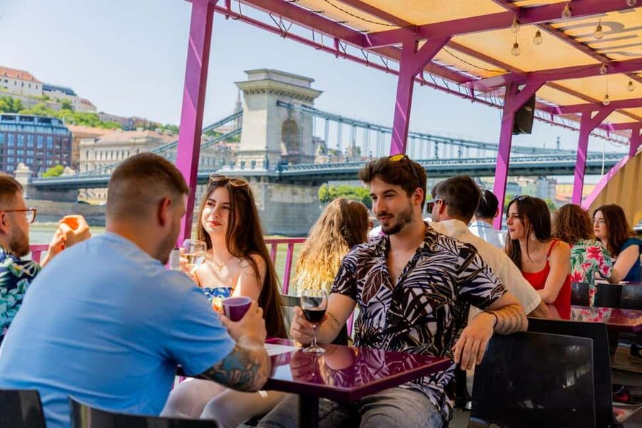 Budapest: Sunset Cruise with 2 Cocktails - Cocktails, service, and the one-hour schedule