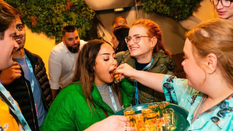 Budapest: Unmissable Bar Crawls with Shots & VIP Club Entry - Choosing between Budapest’s two crawl styles
