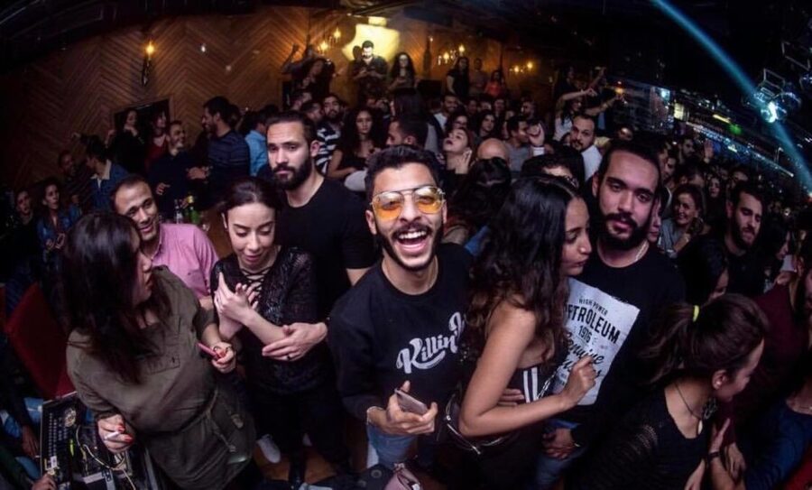 Cairo: Pub Crawl and Speakeasy Bar Tour with 2 Free Drinks - Key points at a glance