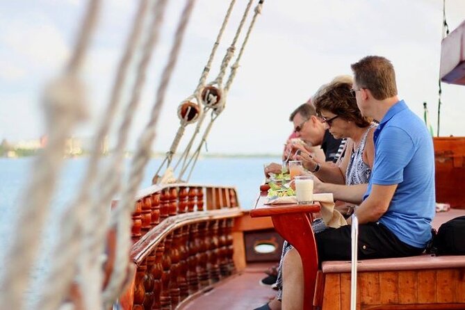 Cancun Lagoon Sunset Sailing Trip aboard classic Galeón with Dinner and Free bar - The open bar and onboard service