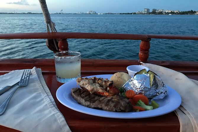 Cancun Lagoon Sunset Sailing Trip aboard classic Galeón with Dinner and Free bar - Is $95 a good value?
