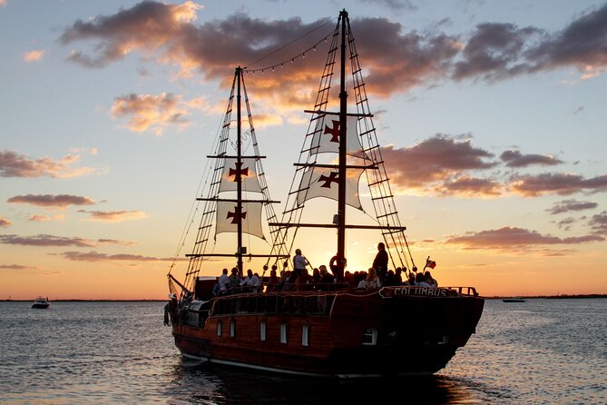 Cancun Lagoon Sunset Sailing Trip aboard classic Galeón with Dinner and Free bar - Who should book this cruise?