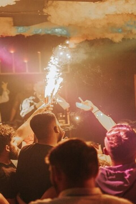 Cappadocia: Guided Bar Crawl with Hotel Pickup and Snack - Starting the night with hotel pickup