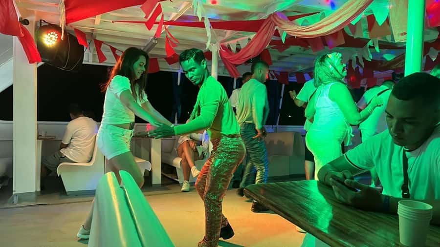 Cartagena: Buffet & party night,cocktails sailing in the bay - Is $107 good value for three hours?