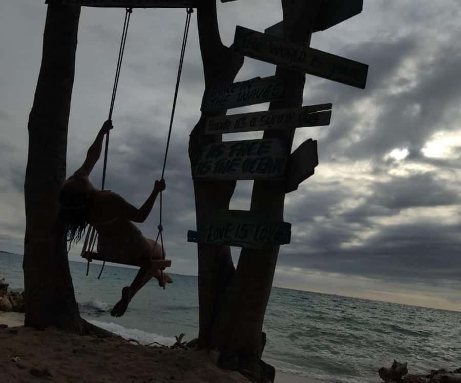 Cartagena: Cristal Beach Day Trip with Cocktail and Lunch - Key points to know before booking