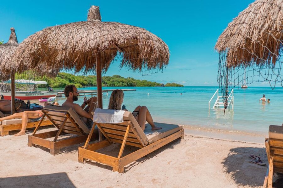 Cartagena: Islabela Islands Boat Trip with Lunch & Cocktail - Key points at a glance