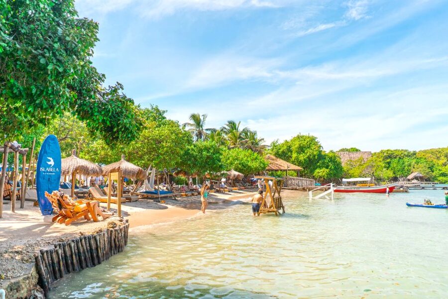 Cartagena: Islabela Islands Boat Trip with Lunch & Cocktail - Choosing between a kayak, yoga, or a lounger