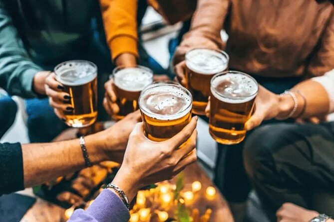 Charleston's Crafts & Cocktails tour - Starting at Henry’s near the City Market