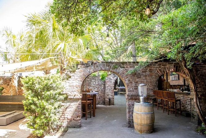 Charleston's Crafts & Cocktails tour - More than a pub crawl: stories and trivia