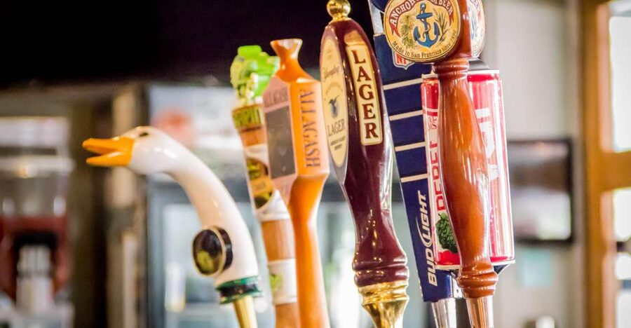 Charleston: Walking History and Bar Tour - Walking the French Quarter between drinks