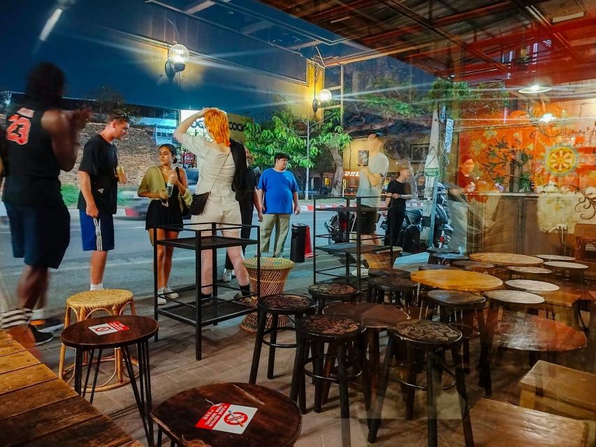 Chiang Mai: Chiang Mai Bar Hopping Guided Night Tour - Ton Goom River Front and the open-air bar scene