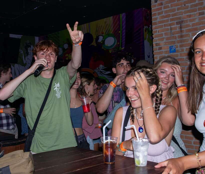 Chiang Mai Pub Crawl: The Best Nightlife in Town! - The role of the party leaders