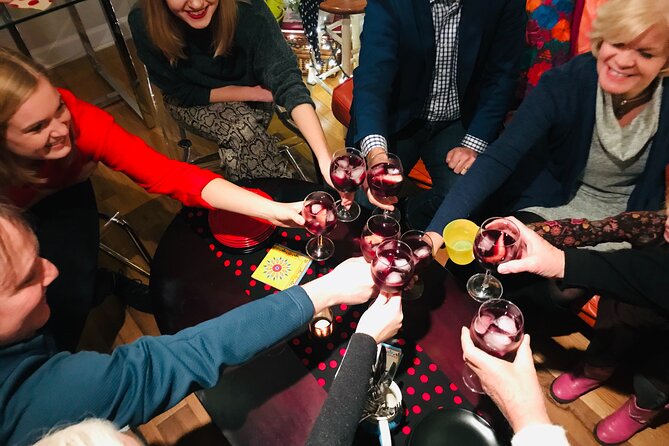 Chicago Hidden Gem: Mid-Century Cocktail Bars Walking Tour - Why this Chicago bar walk feels different