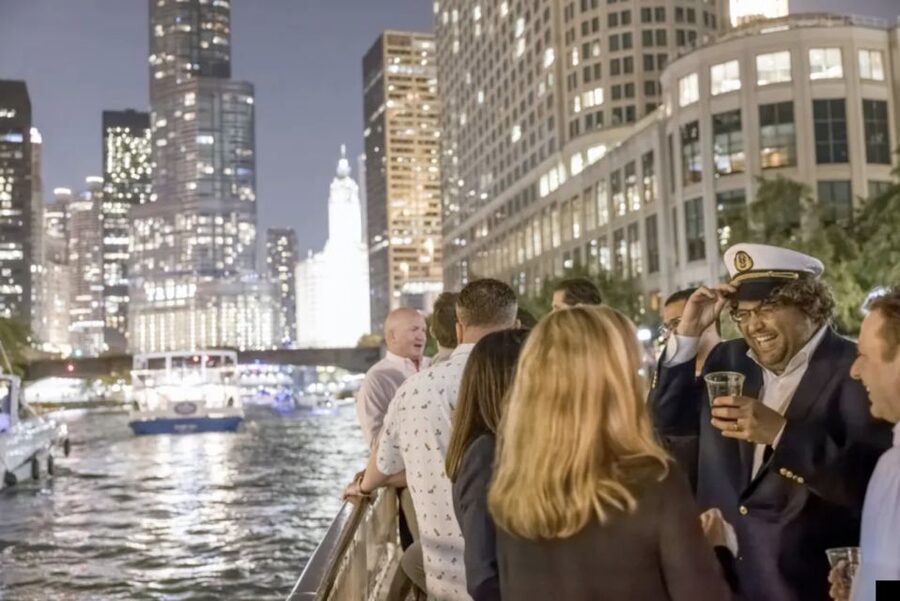 Chicago River: Guided Sunset Cocktail & Architecture Tour - Key points to know before booking