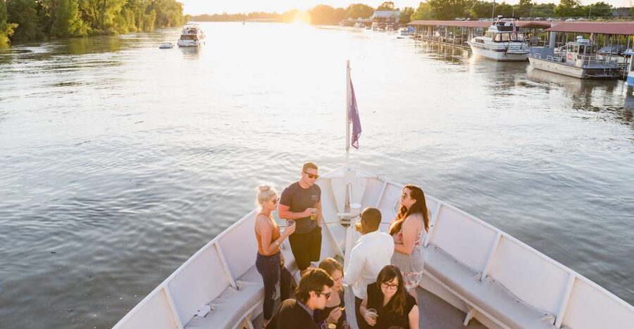 City Cruises Sacramento: Cocktail River Cruise - The 90-minute boat ride