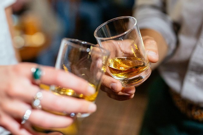 Classic Irish Pubs Private Tour of Dublin: Live Music, Beer and Nightlife - What the guide adds to the night