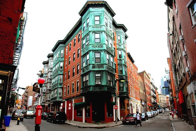 Cocktails & Cannoli: Boston's North End Dessert Tour - Key things to know before booking