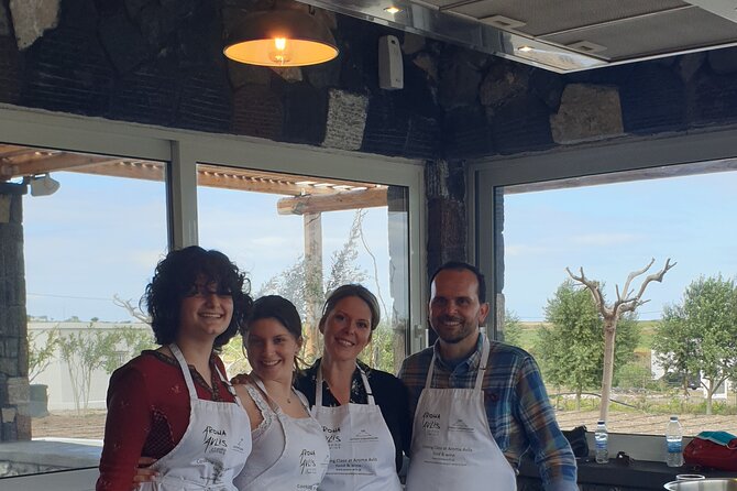 Cooking Lesson & Cocktails on the Beach - Group size, atmosphere, and who will enjoy it