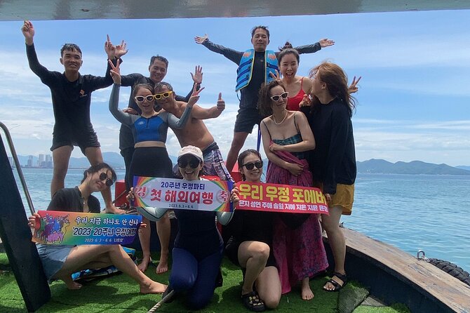 Coral Reef Snorkeling and Floating Bar Party from Nha Trang - Con Sẻ Tre provides the seafood lunch