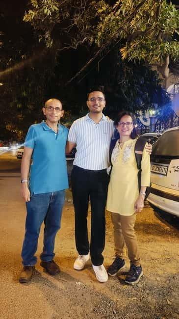 Delhi : Nightlife Tour with private car, guide & driver - Private car comfort and the real cost