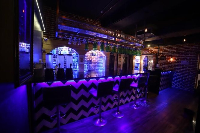 Delhi: Pub Crawl (3 Hours Guided Bar Hopping Tour) - The final pub at Odeon Social