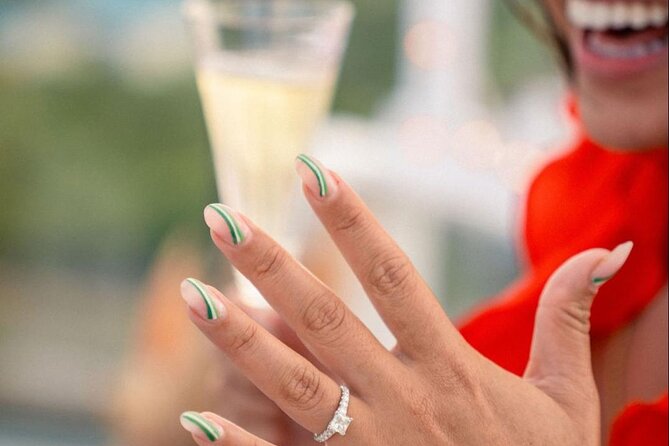 Diamonds and Cocktails a Shopping Experience in Grand Cayman - Small touches that make the visit memorable