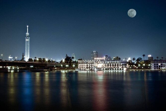 Discover The Amazing Nightlife Of Cairo And Riding the Carriage - A horse carriage through Zamalek