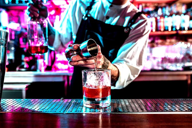 Discover the Bars and Nightlife in Milan - Practical details that shape the evening