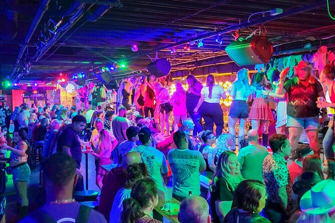 Downtown Austin VIP Bar & Club Crawl - The music and bar mix