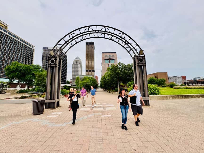 Downtown Louisville: Misfits and Mayhem Walk with Cocktail - Historic hotels, Fourth Street, and the Seelbach