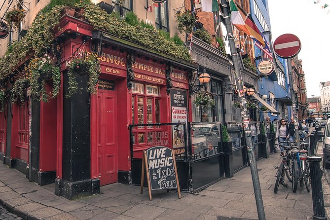 Dublin Private Custom Tour, Off-The-Beaten-Path in Temple Bar with a Local - Ha’penny Bridge: a simple start with a useful view