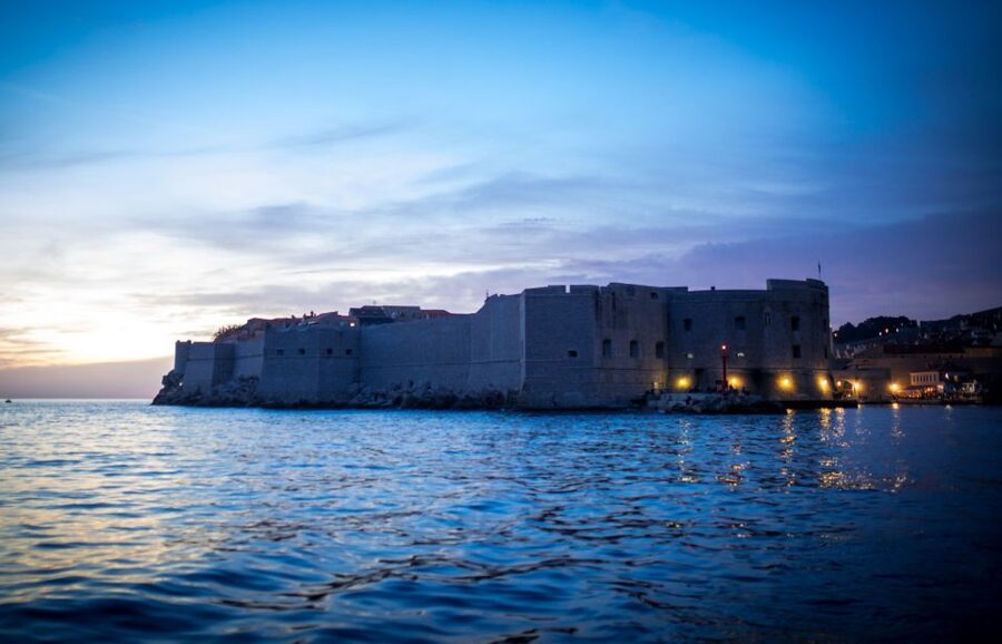 Dubrovnik: Panoramic Sunset Cocktail Cruise Around Old Town - Around Lokrum Island as the light fades
