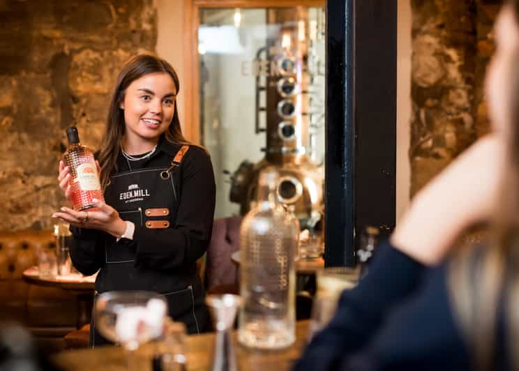Edinburgh: Love Gin Cocktail Masterclass - Making the Bramble cocktail step by step