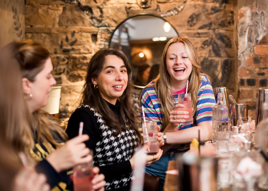 Edinburgh: Love Gin Cocktail Masterclass - The first part of the hour: gin, drinks, and Edinburgh
