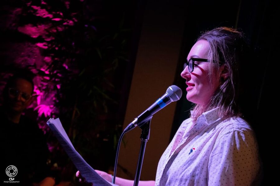 Edinburgh: Scottish Comedy Night at an Old Town Cocktail Bar - How the host affects the night